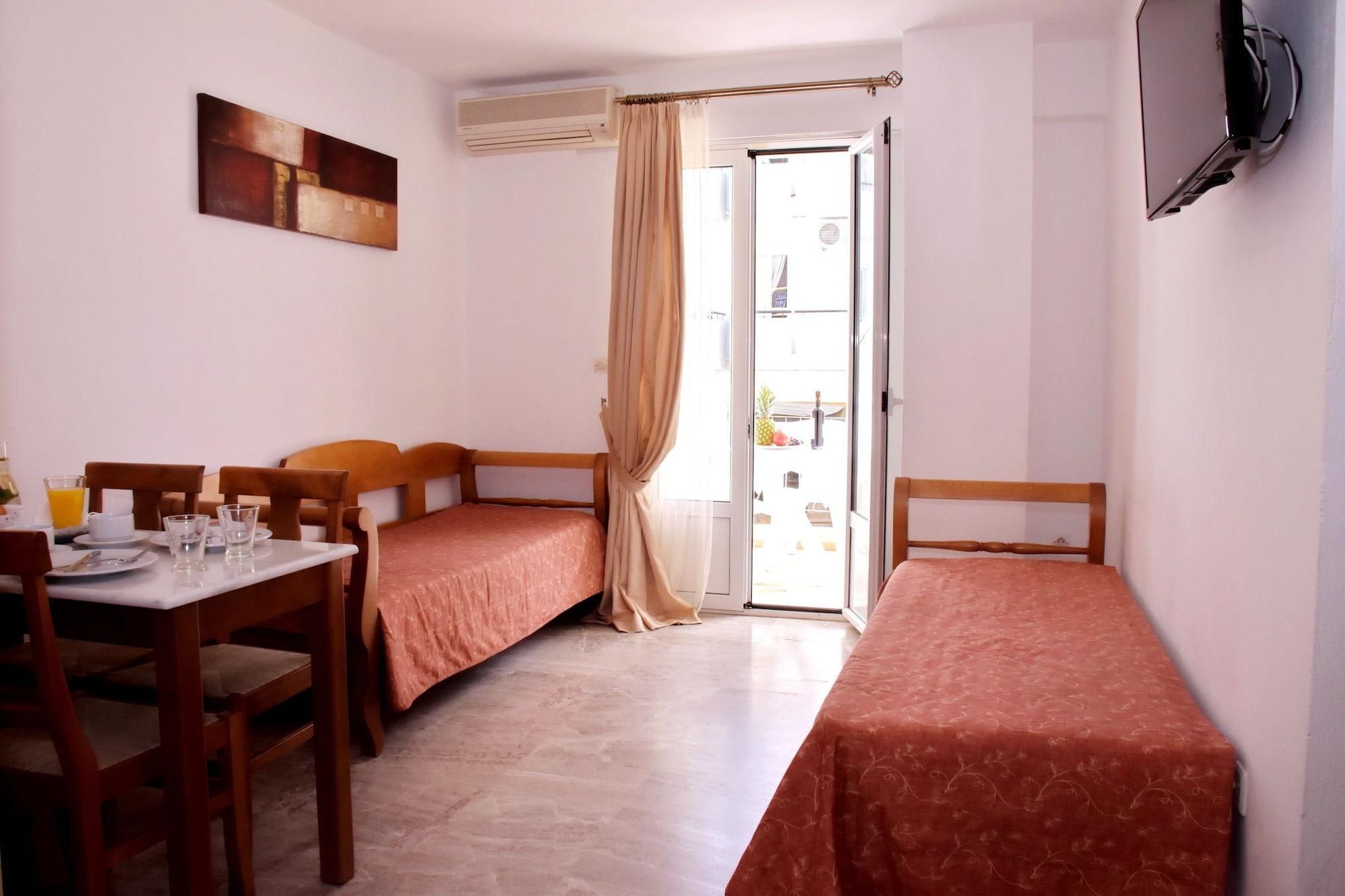 Irini Aparthotel 2*