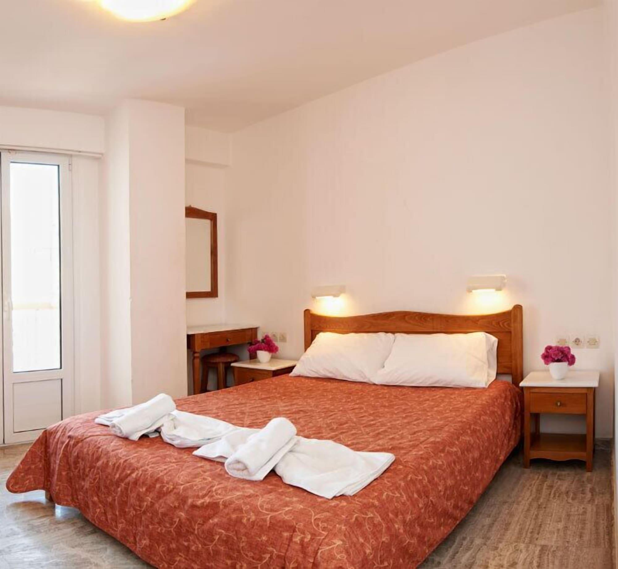 Aparthotel Irini 2*