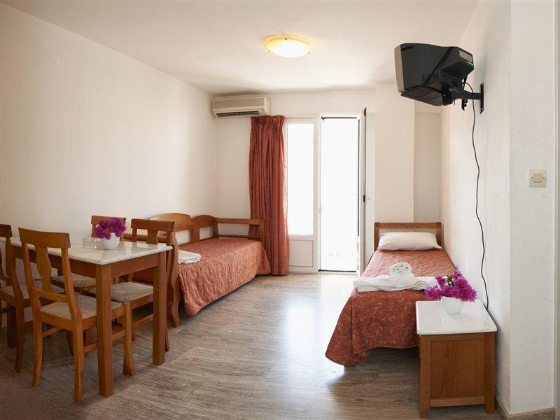 Irini Aparthotel 2*