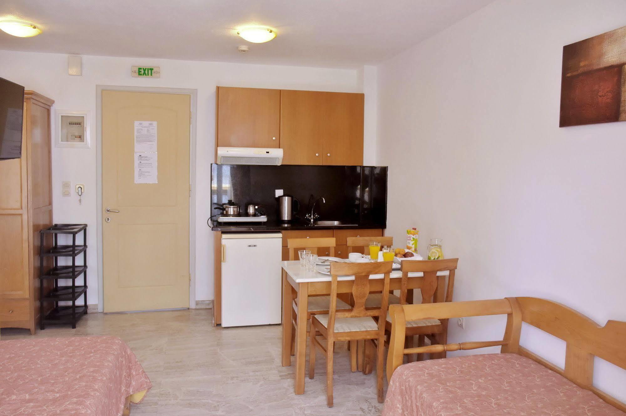 Aparthotel Irini