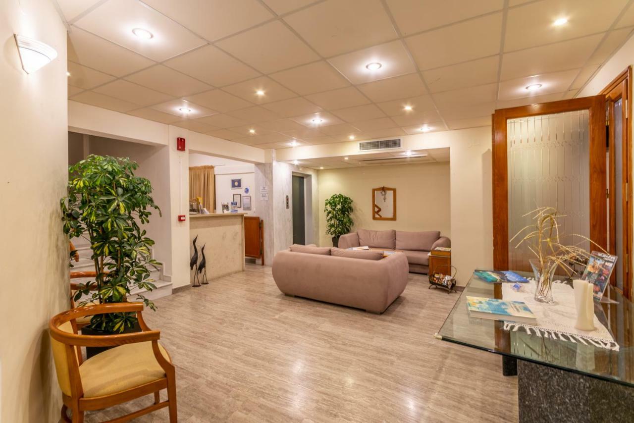 Irini Aparthotel